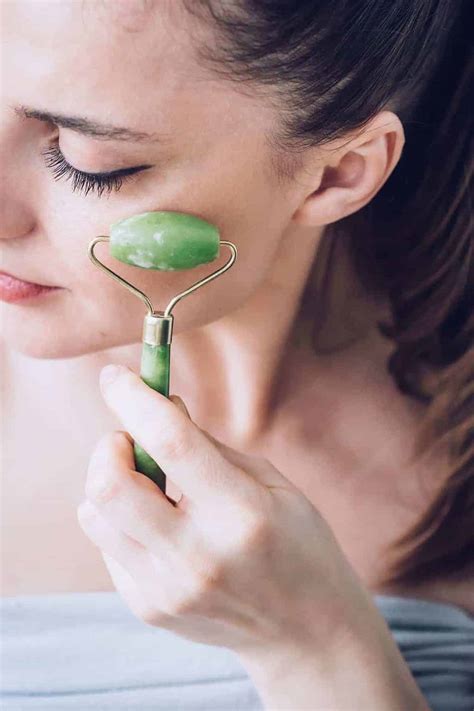 12 Reasons to Start Face Rolling Today + Jade Roller .
